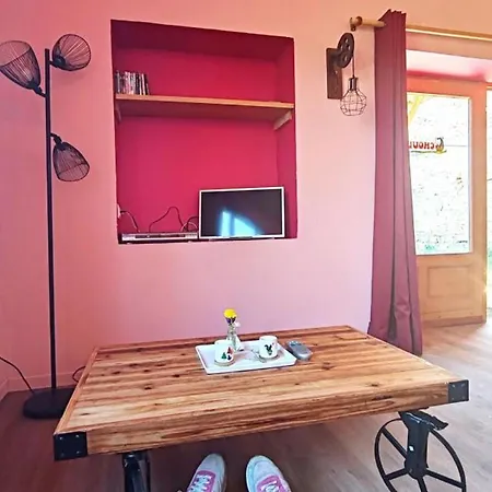 Сasa de vacaciones Gite Paisible Avec Piscine Partagee, Cuisine Equipee Et Espace Pour Animaux A - Fr-1-489-514